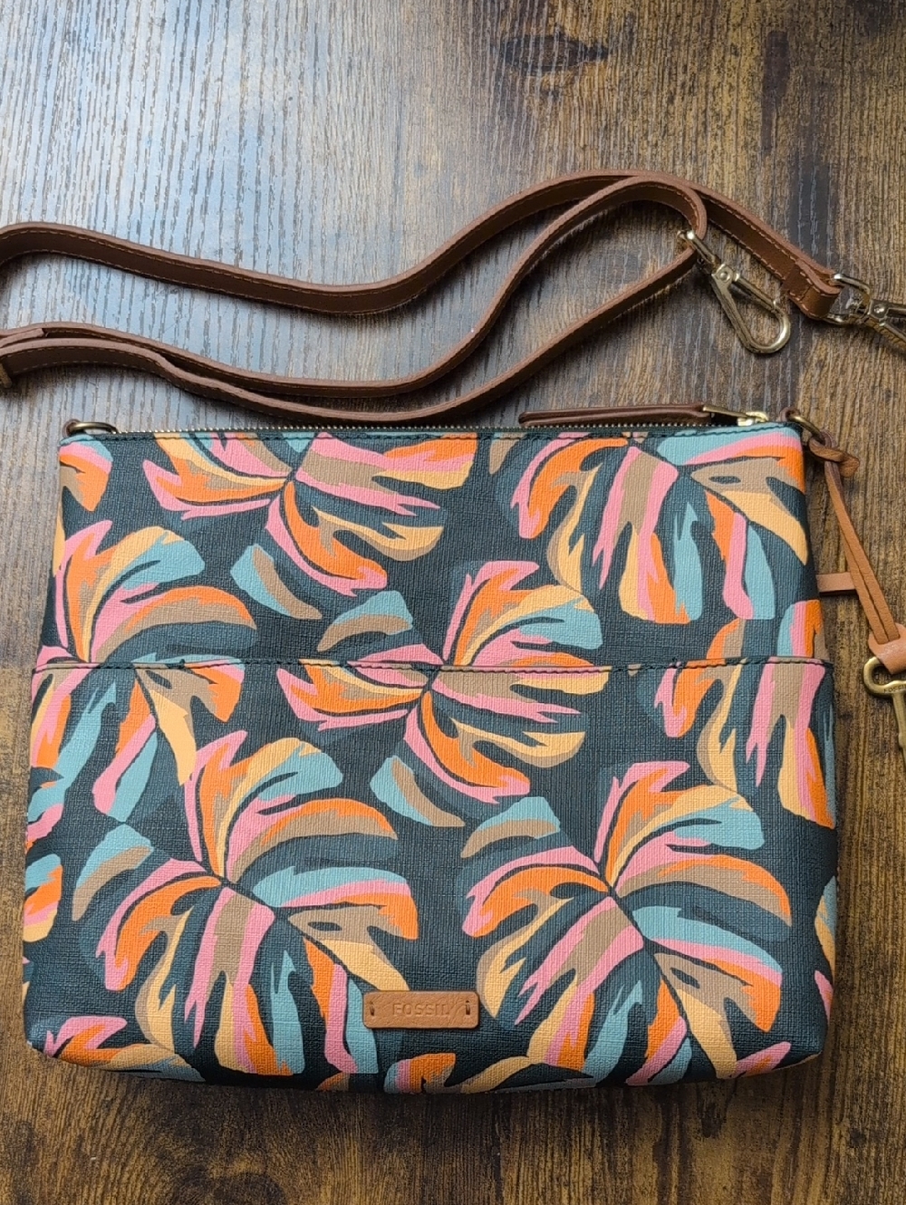 Fossil NWOT Multicolor Leaf Print Crossbody with Brown Trim